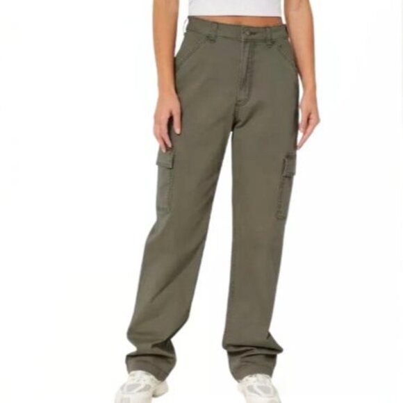 Hollister Ultra High-Rise Cargo Dad Pant - Picture 2 of 5